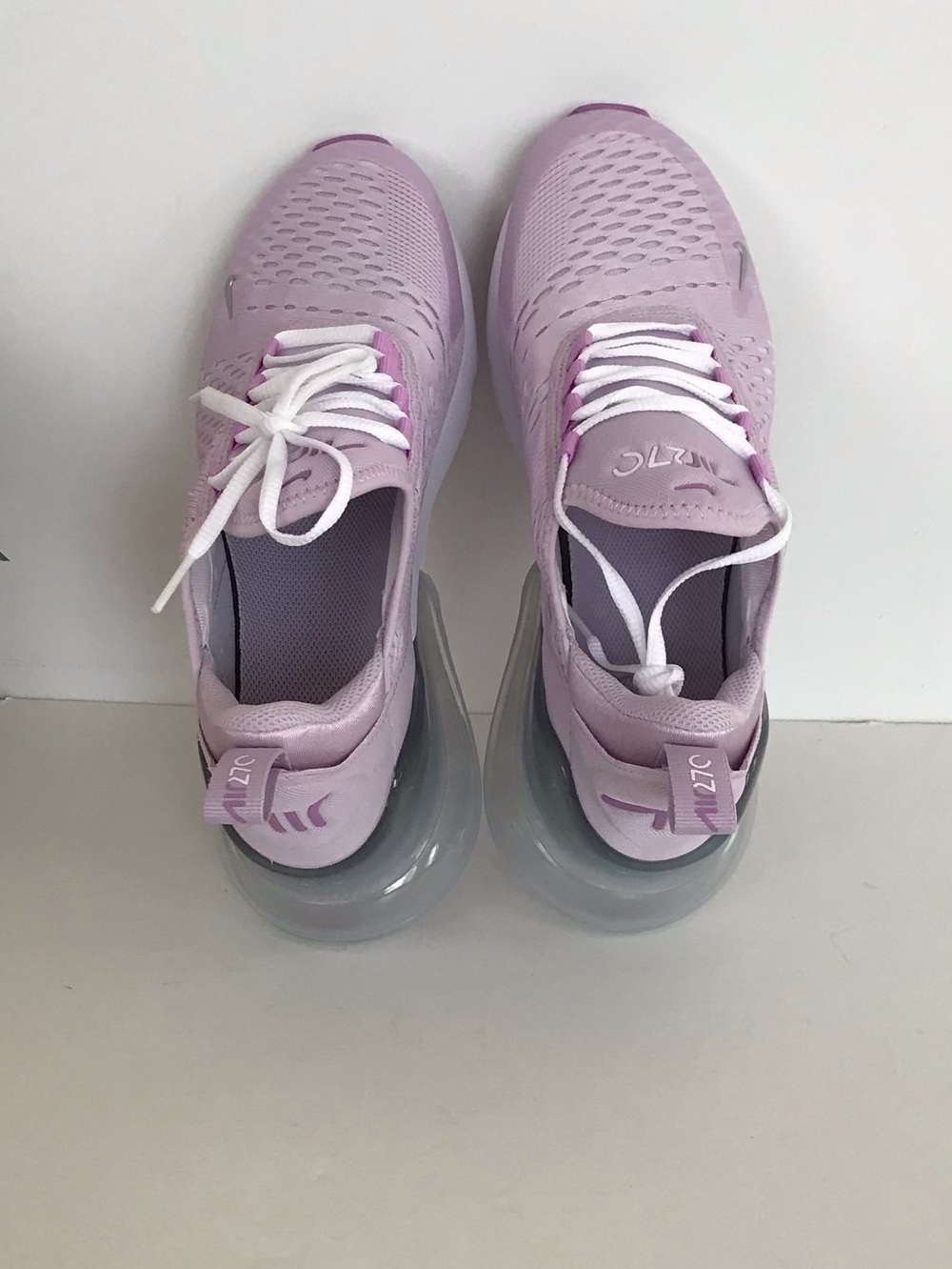 Nike Air Max 270 - Picture 2 of 8